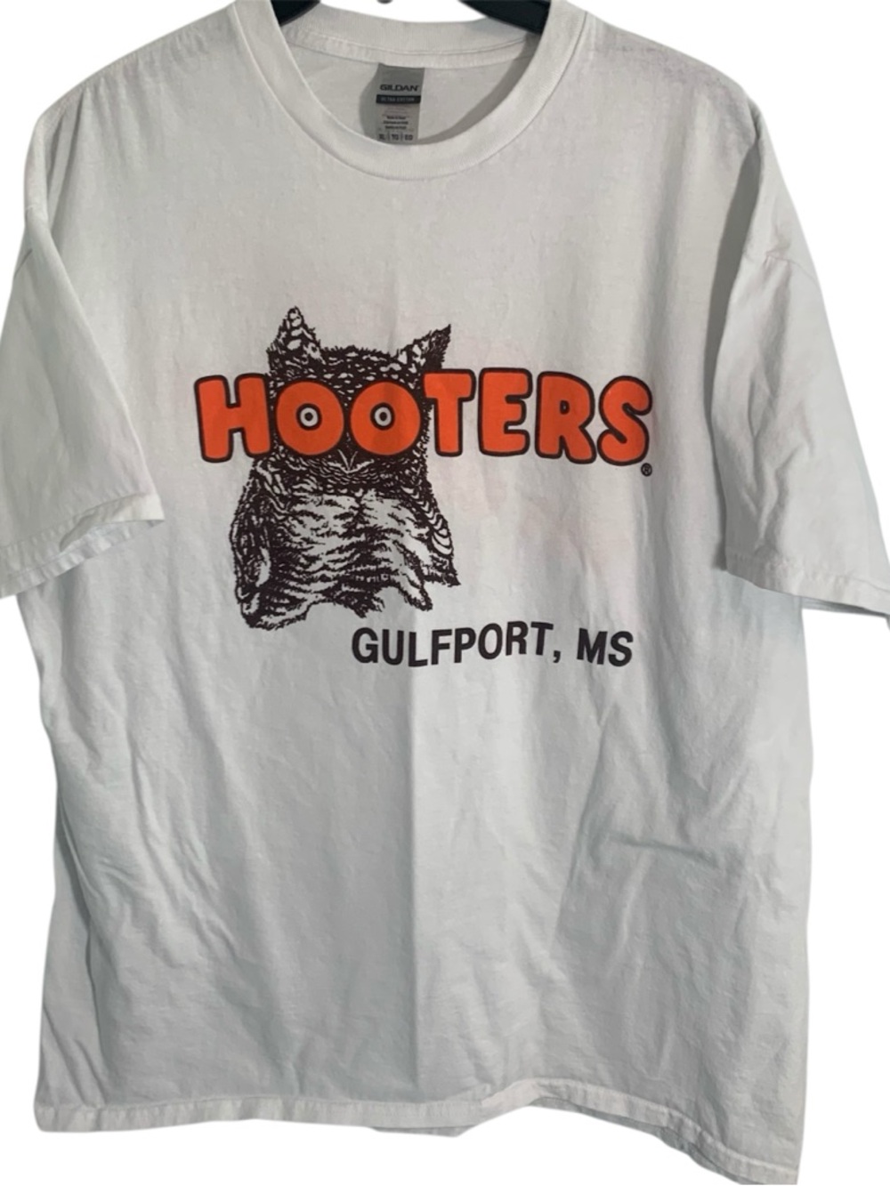 Hooters White Tee with Orange Logo and Owl - Gulfport, MS Mens Size XL